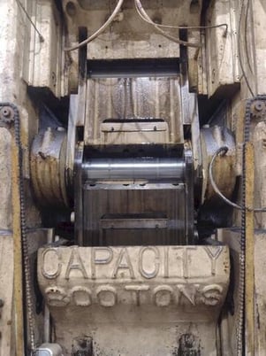 800 Ton, Bliss #26-KJ800, knuckle joint press, 2.5" stroke, 20" Shut Height,.5" adj., 23" x32" bed, 33 SPM - Image 8
