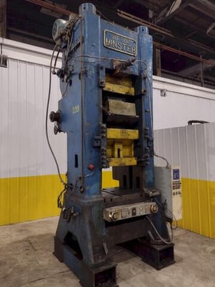 600 Ton, Minster #90-600, knuckle joint press, 4" stroke, 32" x32" bed, 21.5" x32" ram, air clutch - Image 1
