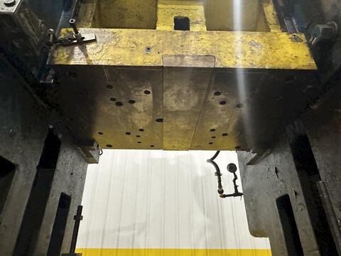 600 Ton, Minster #90-600, knuckle joint press, 4" stroke, 32" x32" bed, 21.5" x32" ram, air clutch - Image 9