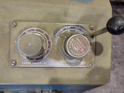 60" Doall #60-3, deep throat vertical contour bandsaw, 273" blade length, hydraulic blade tension Control - Image 7