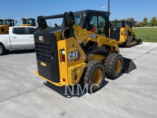 Cat 242D3, Skid Steer Loader, 44 hours, S/N: T8A00789, 2024 - Image 3