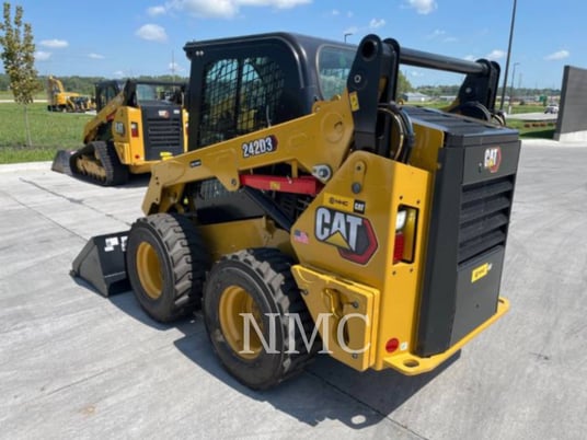 Cat 242D3, Skid Steer Loader, 44 hours, S/N: T8A00789, 2024 - Image 4