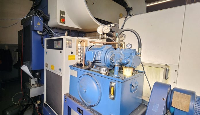 YCM #TV-158B, CNC vertical machining center, 32 automatic tool changer, 59" X, 33.8" Y, 29.5" Z, 10000 RPM - Image 6