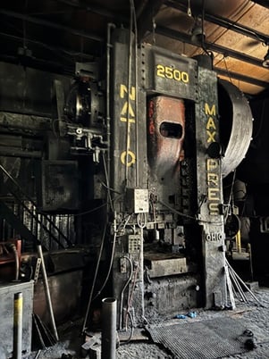 2500 Ton, National #Maxipress, 14" stroke, 34-3/8"-35"Shut Height, 50" btwn columns, 150 HP, 55 SPM, 1956 - Image 2