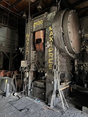 2500 Ton, National #Maxipress, 14" stroke, 34-3/8"-35"Shut Height, 50" btwn columns, 150 HP, 55 SPM, 1956 - Image 3