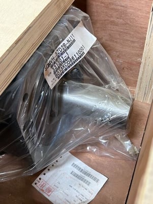 30 Kw Yaskawa #SGMVH-3ZD2B-NJ11, 60A, 400V, 1500RPM, unused - Image 2