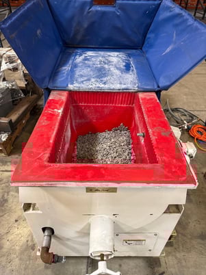 6 cu.ft. CLM Vibetech #VHTH-1748, tub type vibratory finisher, 5 HP - Image 5