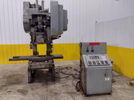 60 Ton, Bliss #C-60, OBI Stamping Punch Press, 8" Stroke, 3" Slide Adjustment, 13.5" Shut H, 31.5" x 22" Bed - Image 3