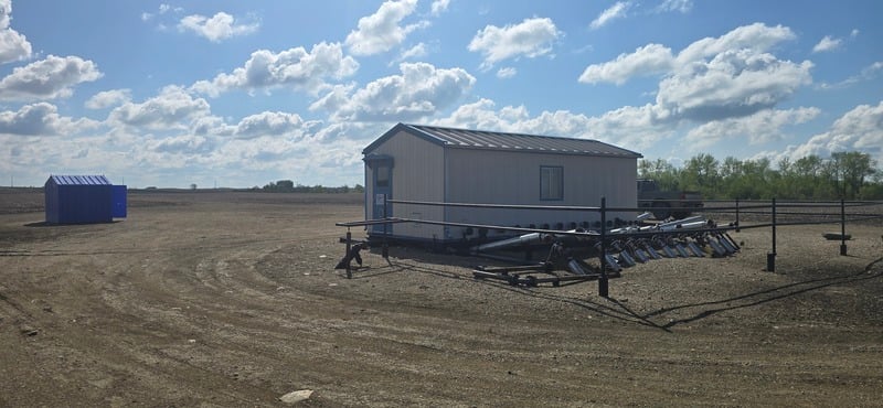 12' x 30' Header Building, 1999 - Image 1
