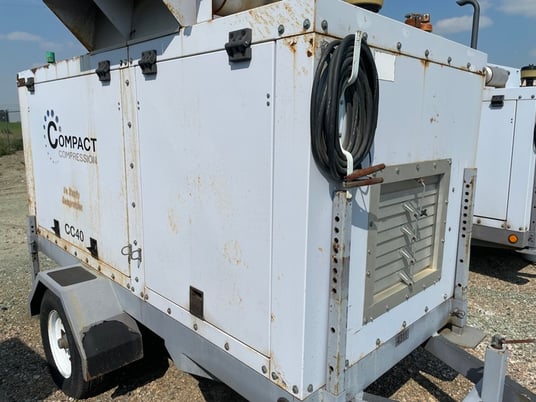 40 HP Compact Compression #CC40, screw compressor, 1-stage, GM 3.0L engine, 2005 - Image 5