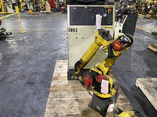 Fanuc, ArcMate 100iC/6L, robot with R-30iA controls, parts only - Image 1