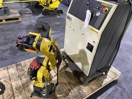 Fanuc, ArcMate 100iC/6L, robot with R-30iA controls, parts only - Image 2