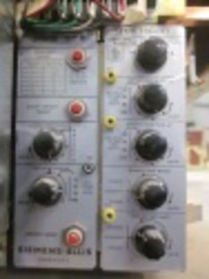 800 Amps, Siemens-Allis, RLD-800, manually operated, drawout, #AB3382 - Image 1