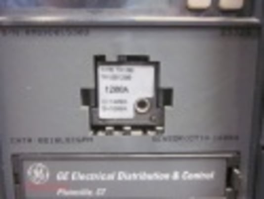 1600 Amps, General Electric, SSD16B216, manually operated, drawout, #IC3295 - Image 2
