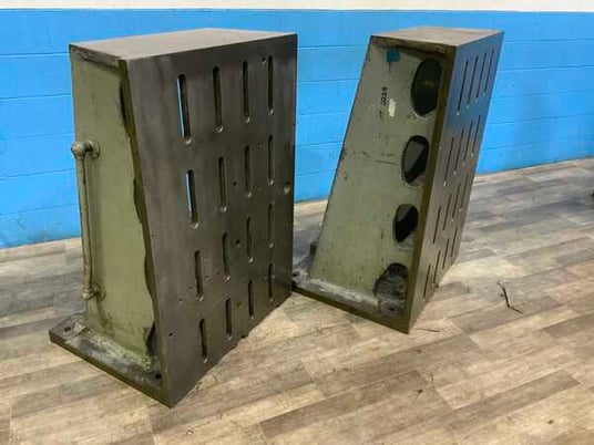 33" x 47-3/4" x 27" Angle plates, 1 set - Image 1