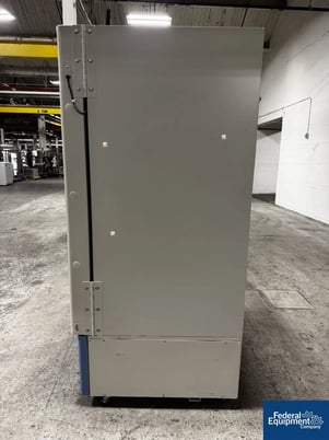 Thermo Scientific #Forma-905, ULT Freezer, 23" x 52" x 25" chamber, 3 shelf, 2 stage, 230 V. - Image 3