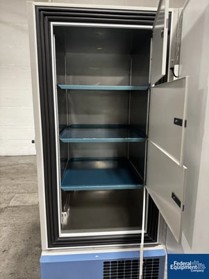Thermo Scientific #Forma-905, ULT Freezer, 23" x 52" x 25" chamber, 3 shelf, 2 stage, 230 V. - Image 8