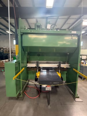 90 Ton, Cincinnati #90CBII, Press Brake, 8' overall, 78" between housing, 8" stroke, 15" open, 7" throat - Image 6