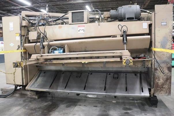 3/8" x 10' Cincinnati #3750CH, CNC hydraulic shear, CNC touchscreen Control, 13 hold downs - Image 5