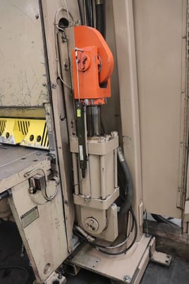3/8" x 10' Cincinnati #3750CH, CNC hydraulic shear, CNC touchscreen Control, 13 hold downs - Image 7