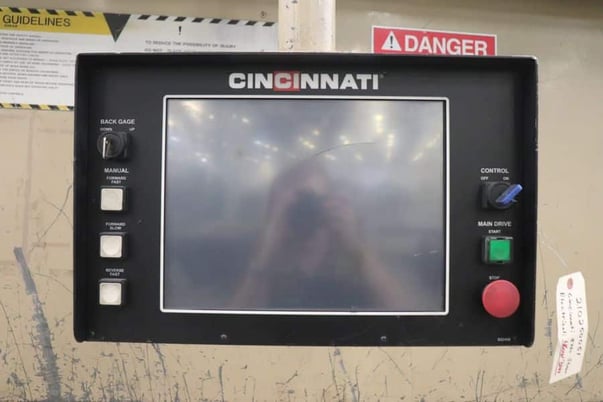 3/8" x 10' Cincinnati #3750CH, CNC hydraulic shear, CNC touchscreen Control, 13 hold downs - Image 8