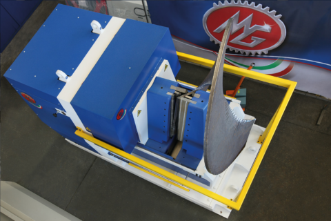 40" - 118" MG #EM-Line, Screw Flight Helix, 0.5"-1.56" Plate thickness, 19.06"-55" Helix Pitch, 40"-118" - Image 1