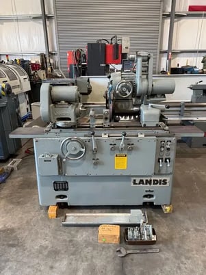Atrump #K6F, heavy duty vertical mill, 11" x58" tbl., 47.2" X, 18" Y, 19.69" Z, 6 HP, #40, Acu-Rite 2-Axis - Image 2