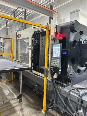720 Ton, 132 oz., Nissei #FVX660III-310L, horizontal plastic injection molder, 43.3" x 43.3" tie bar, 75.2" - Image 4