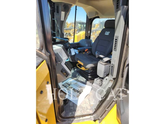 Caterpillar D5-17VP, Crawler Dozer, 234 hours, S/N: KML01427, 2024 - Image 8