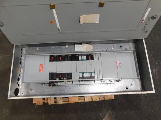 400 Amp. General Electric, CCB, panelboard, 4 wire, 277/480Y Volts, 3 phase - Image 3
