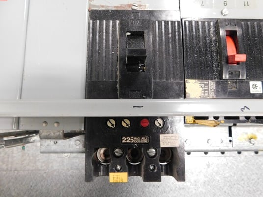 400 Amp. General Electric, CCB, panelboard, 4 wire, 277/480Y Volts, 3 phase - Image 5