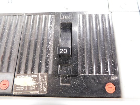400 Amp. General Electric, CCB, panelboard, 4 wire, 277/480Y Volts, 3 phase - Image 7