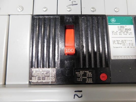 400 Amp. General Electric, CCB, panelboard, 4 wire, 277/480Y Volts, 3 phase - Image 9