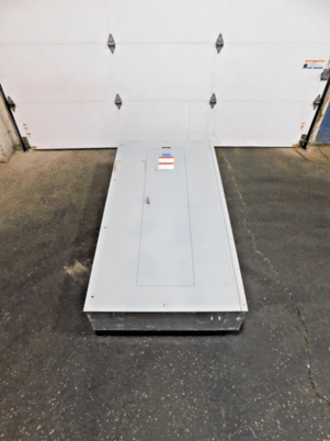 600 Amp. General Electric, CCB, panelboard, 3 wire, 480 Volts, 3 phase - Image 2