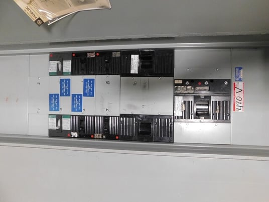 600 Amp. General Electric, CCB, panelboard, 3 wire, 480 Volts, 3 phase - Image 3