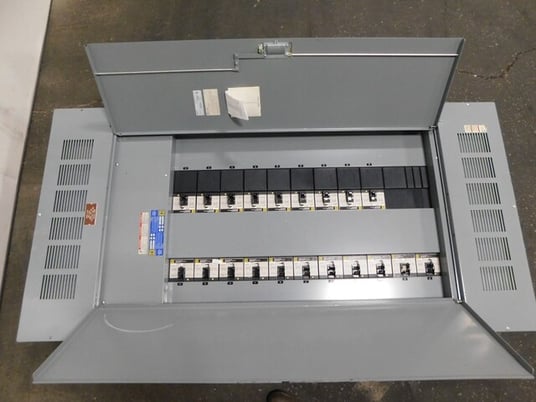 800 Amp. Square D, 12173484730010001, I-Line panelboard, 4 wire, 277/480 Y Volts - Image 3