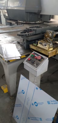 33 Ton, LVD, Strippit #1500H30, CNC hydraulic turret punch, 100.43"X, 63.75"Y, 1998 - Image 5