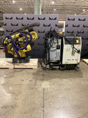 Fanuc, R-2000iB/165F, 6-Axis industrial robot complete with R-30iA Control - Image 1