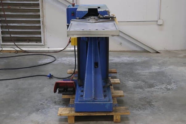 Spiro #Beta-3, hydraulic gorelocker elbow machine, edge former machine, 1999 - Image 1