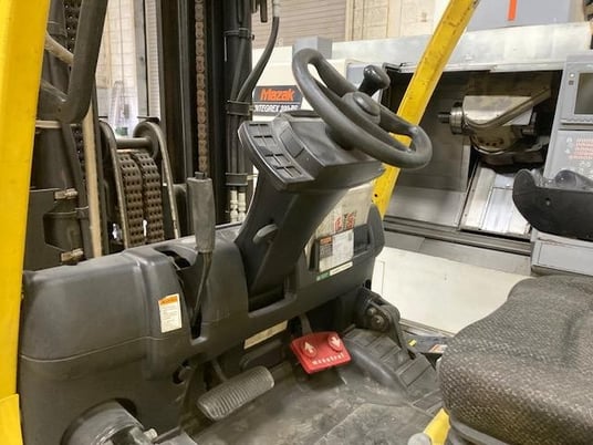 15500 lb. Hyster #S155FT, forklift, 6' & 4' forks, propane, solid tire, 2014 - Image 5