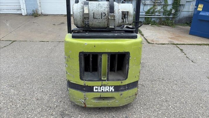 5000 lb. Clark #CGC25, forklift, 189" lift height, 3 mast, 24" fork, side shift - Image 8