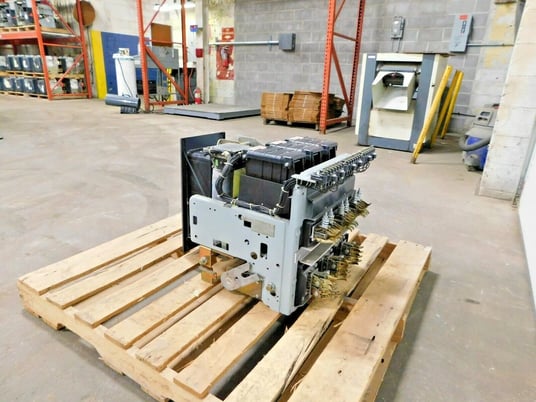 1600 Amps, General Electric, AKR-ND-50, low voltage power circuit breaker, 635 Volts - Image 5