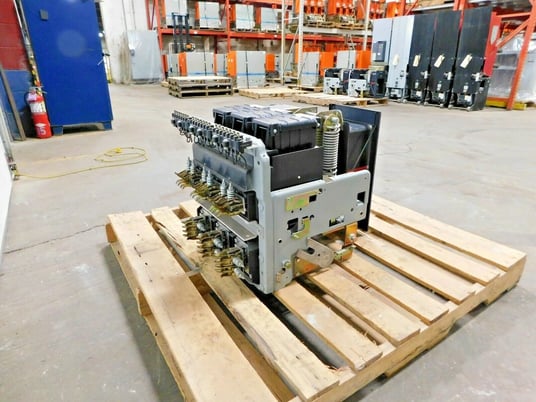 1600 Amps, General Electric, AKR-ND-50, low voltage power circuit breaker, 635 Volts - Image 6
