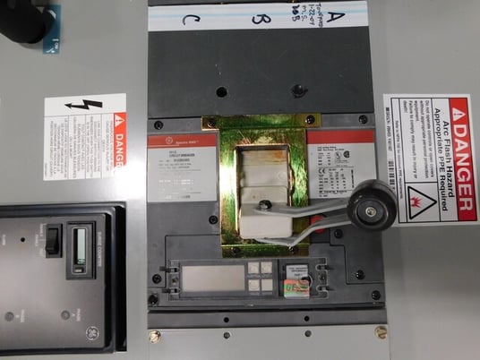 800 Amp. General Electric, APB4475D, Spectra Series, panelboard, 3-wire, 480 Volts, 3 phase - Image 4