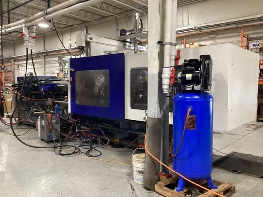 440 Ton, Borche #BS400, injection mold machine w/ star robot - Image 4