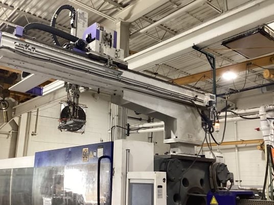 440 Ton, Borche #BS400, injection mold machine w/ star robot - Image 7