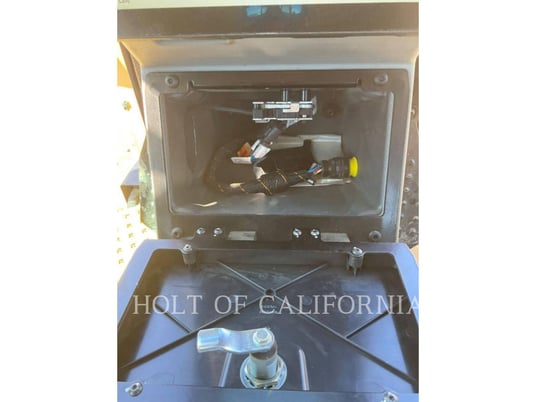 Caterpillar D5-17VP, Crawler Dozer, 885 hours, S/N: ZDA01142, 2022 - Image 8