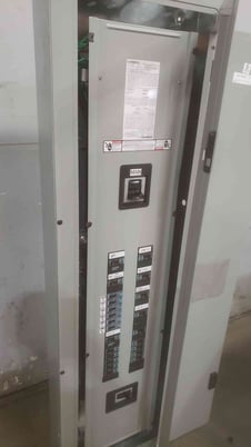 400 Amp. Siemens, P1 1E42JX300ATST, Panelboard, 480Y/277 Volts, 3ph, 4Wire, 25 breakers - Image 4