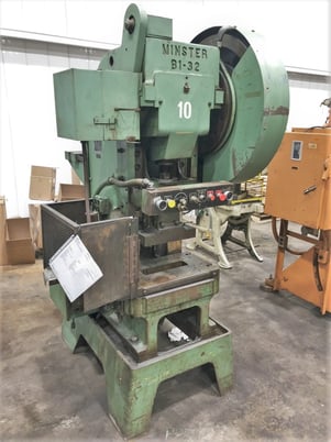 32 Ton, Minster #BI-32, Press, 450 SPM, 1.5" stroke, 10.75" Shut Height, 2.25" adjustment - Image 3