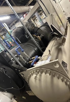 560 Ton, Daikin #WME092CSCSNA, shell & tube chiller, Water cooled, R134A, 35157 hours, 2020 - Image 2